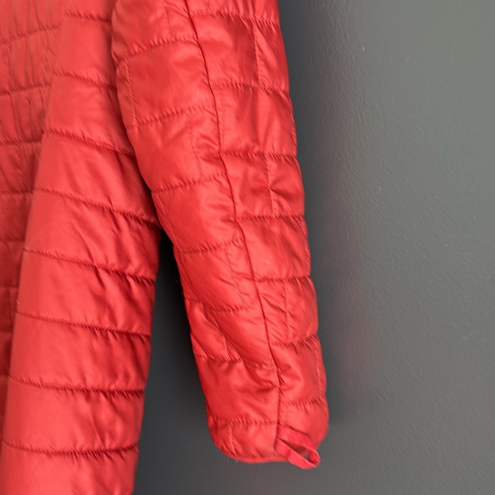 Patagonia jacket in excellent condition. Perfect for any occasion. - Picture 11 of 14
